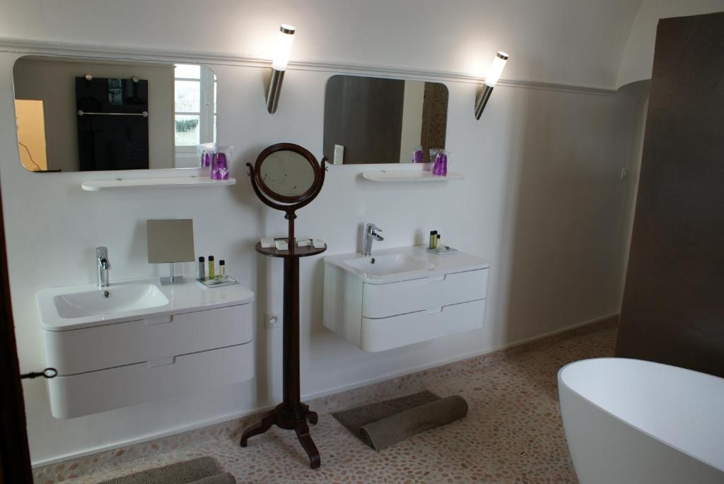 Chateau De La Fresnaye Bed and Breakfast Saint-Aubin-de-Luigné Værelse billede